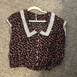 Floral Button-Up Blouse with Lace Collar